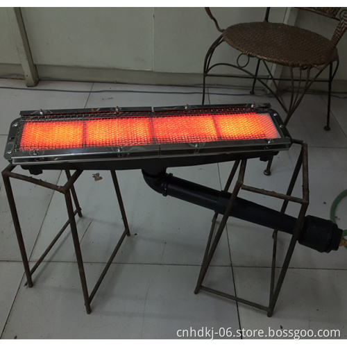 Flameless catalytic ceramic infrared gas burner for asphalt heating